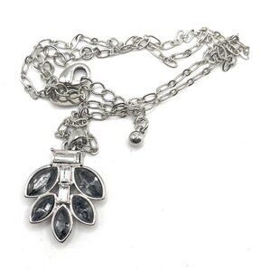 VIERA Retired lia sophia necklace